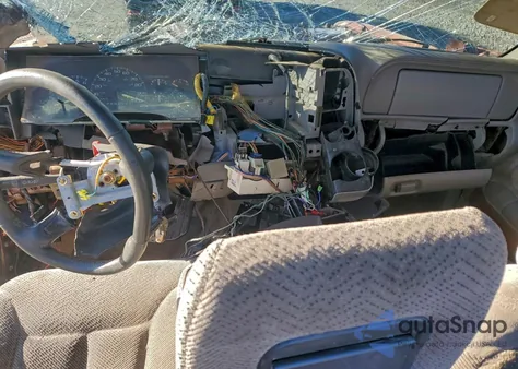 1997 Chevrolet Gmt-400 C1500 из США, поврежденный, VIN 1GCEC14M8VZ167886